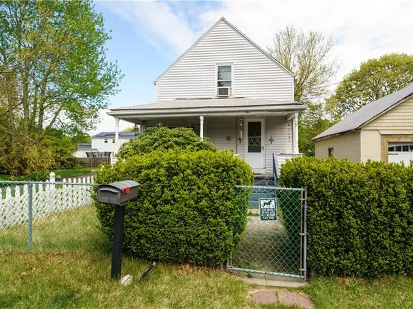 5 Beechcrest St, Warwick, RI 02888