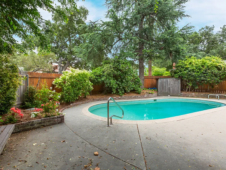 309 Nancy Way — Photo 9