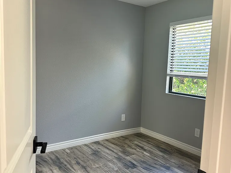 620 Wilshire Pl — Photo 3