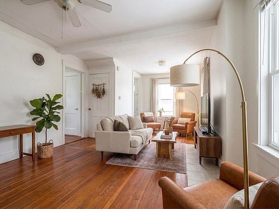 4th image of 82 Howard Street