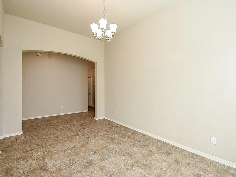 4215 Mill Oaks Dr — Photo 9