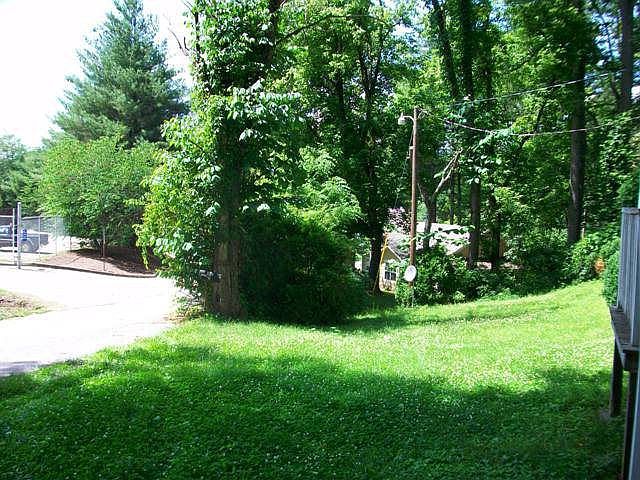 2nd image of 602 Boulevard St