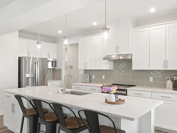 4th image of 229 Hollythorpe Ln