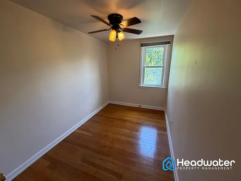 261 S Bayberry Ln — Photo 10