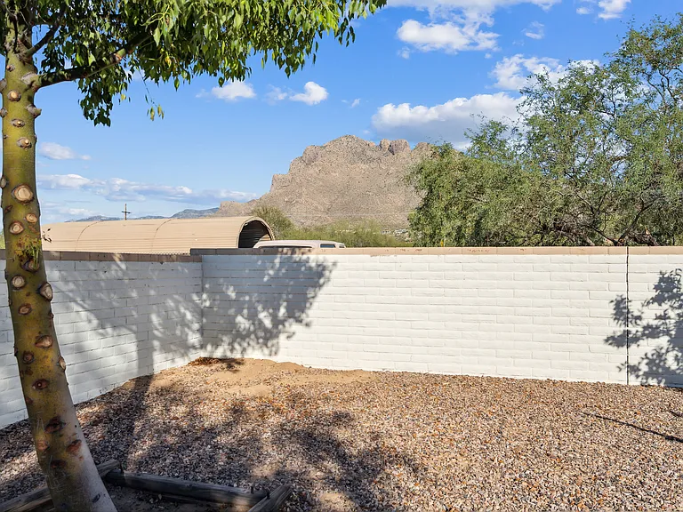 618 W Pine St — Photo 29