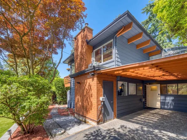 466 E Kings Rd N, Vancouver, BC V7N 1H9