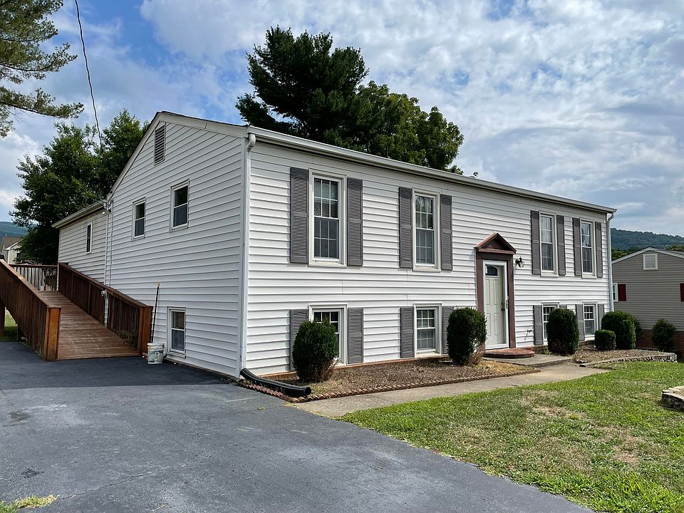 1st image of 2611 Creekwood Dr