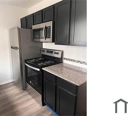 4th image of 410 SW 26th St #A