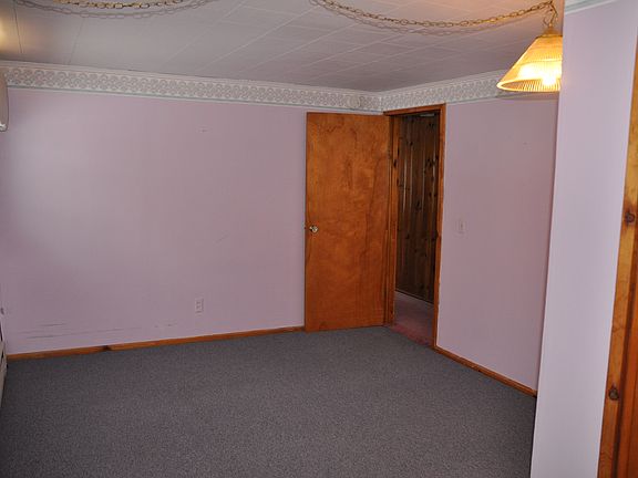 5th image of 4526 E Shore Dr NE