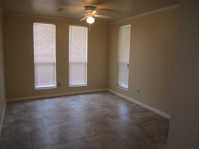 1530 Melrose Dr — Photo 17
