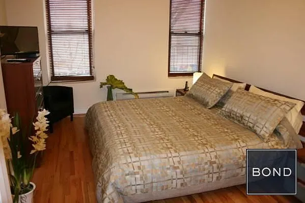 Rented by Bond New York | media 8