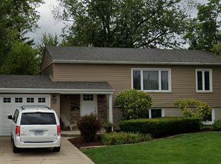 8925 Golfview Dr, Orland Park, IL 60462