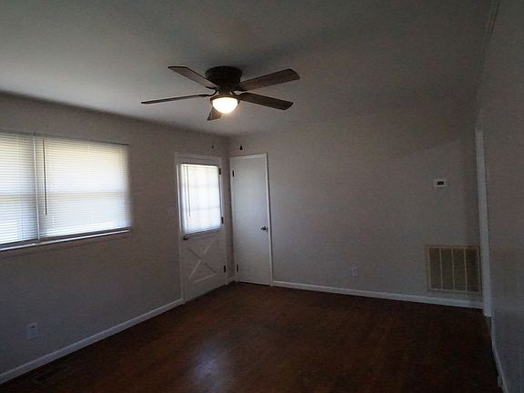 5th image of 130 31st Ave NW