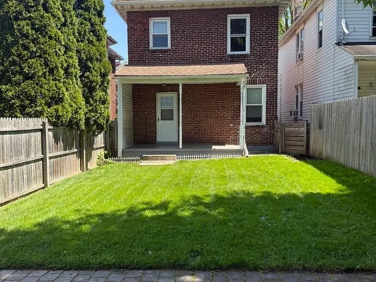 14 Raymond St — Photo 2