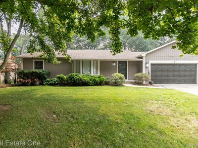 3190 Kenicott Dr, Commerce Township, MI, 48390