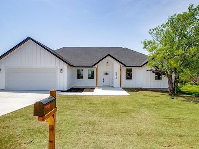 233 Lakeshore Dr, Bridgeport, TX, 76426
