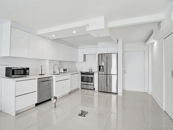 2nd image of 2625 Collins Ave #150