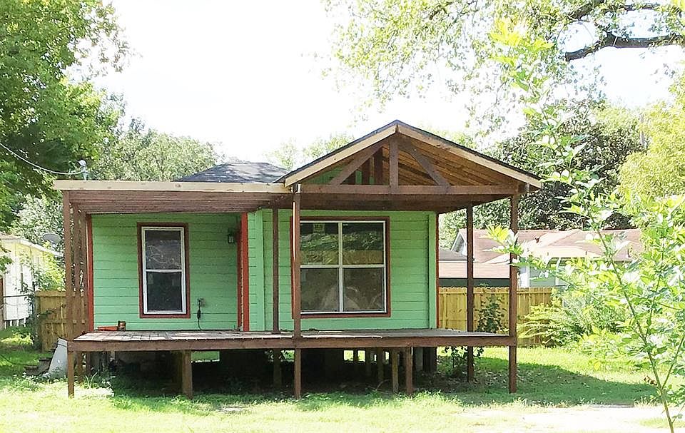 COUNTRY STYLE LIVING within Houston! This quaint and newly remodeled home sits on 2 lots!