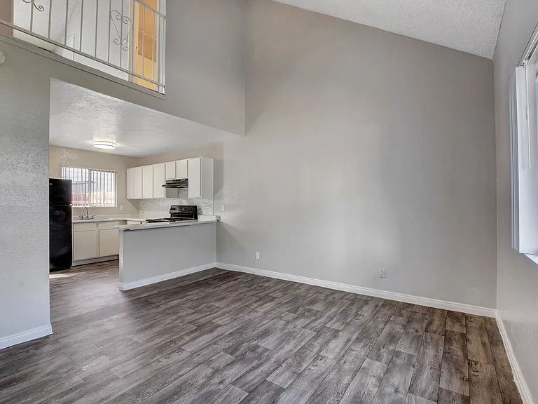 Green Tree Apartments — Photo 30