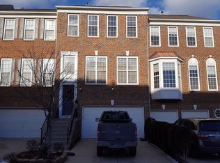 45812 Mountain Pine Sq, Sterling, VA 20166