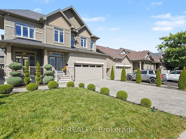 529 Peerless St, Ottawa, ON K2J 6A5