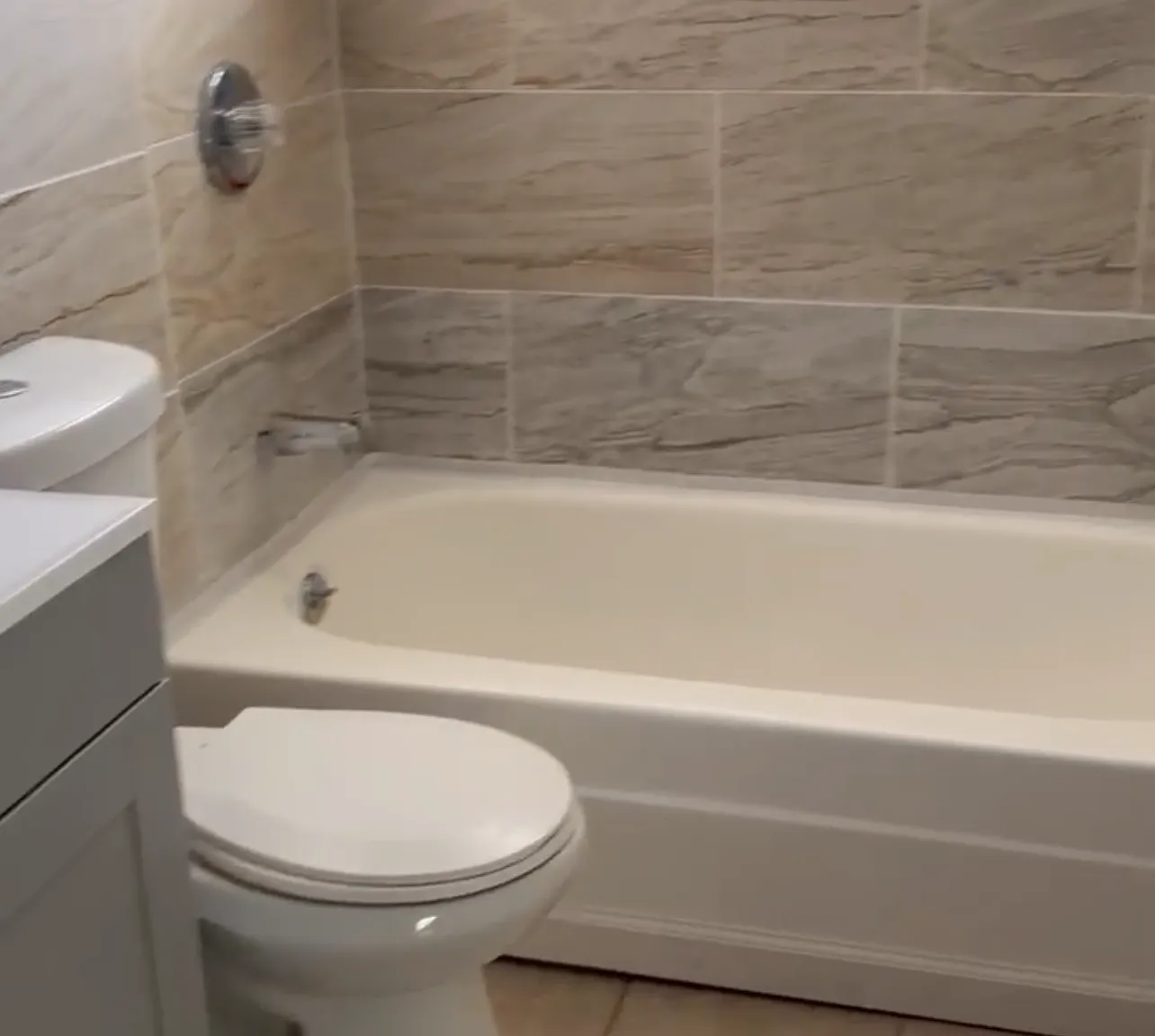 2 bed, 924 sqft, $1,550 — Photo 1