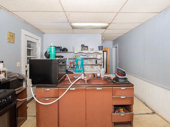 5th image of 113 Sargent St