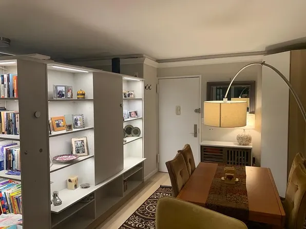 212 E 47th St, New York, NY