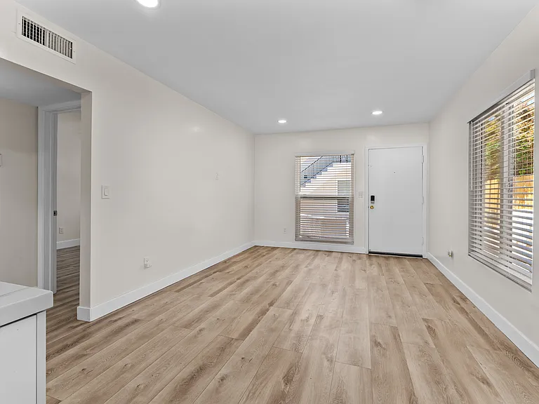 2918 Dickens St #2918 — Photo 6
