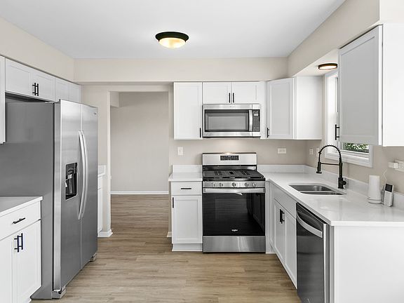 5th image of 4015 W 192nd St