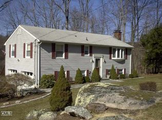 20 Old Lantern Rd, Danbury, CT 06810