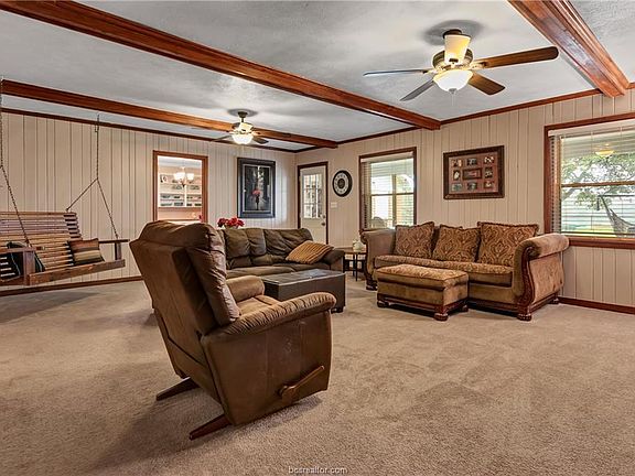 4th image of 108 W Crescent Dr