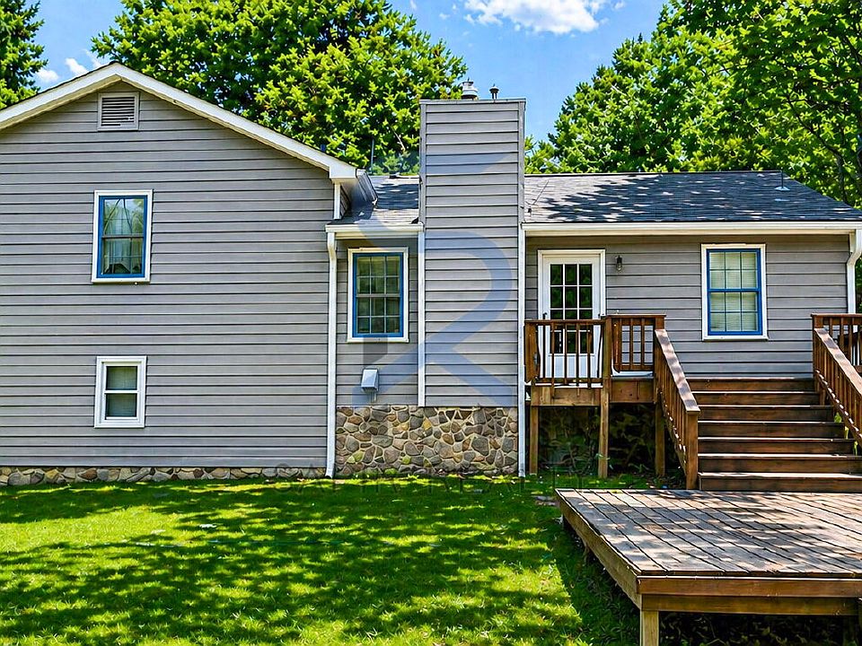 2nd image of 3665 Glenbrook Dr