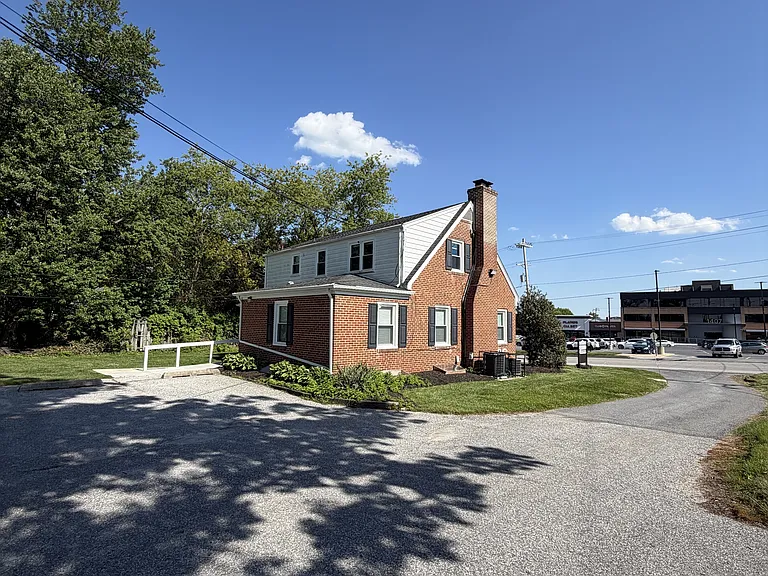 8 E Seminary Ave #2 — Photo 13
