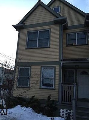 2nd image of 31-35 Astoria St