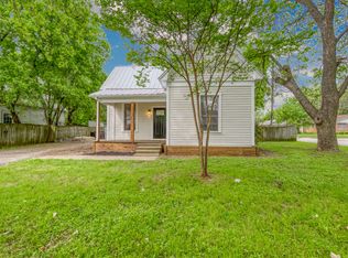 213 N Wood St, Cleburne, TX 76033