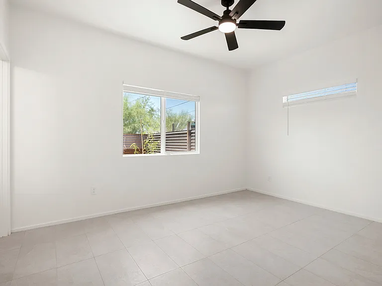 3217 N Mountain Ave — Photo 23