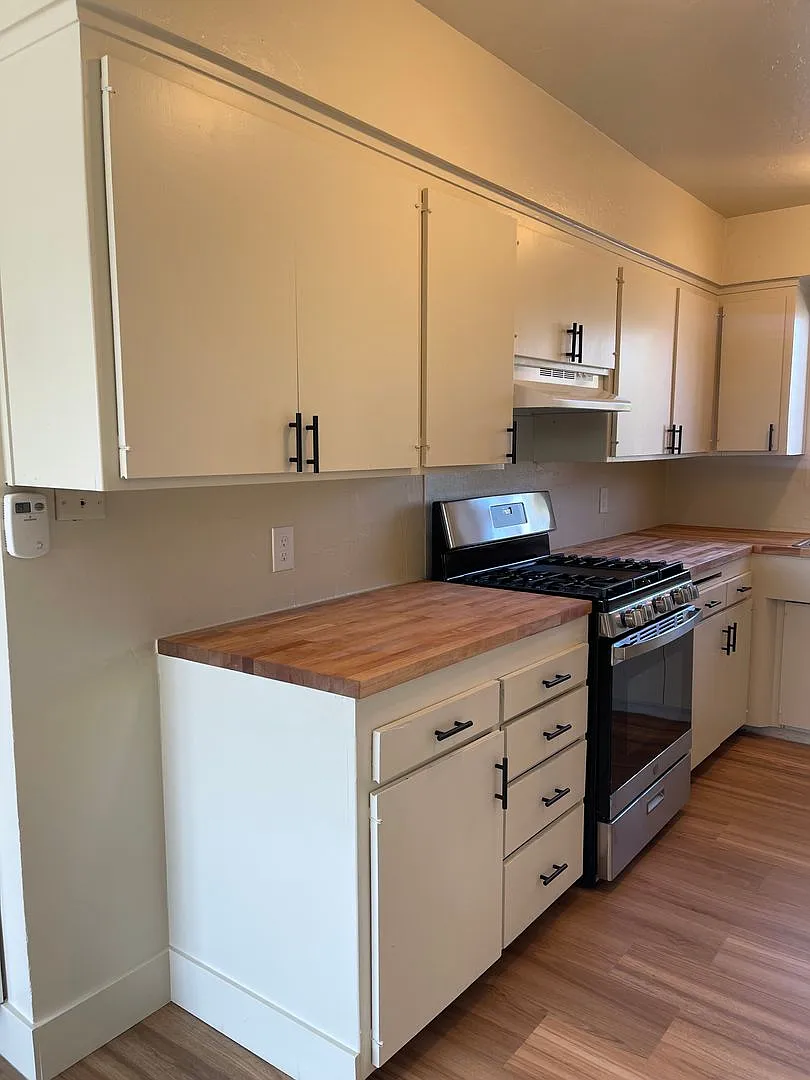 1090 N. Court Street — Photo 3