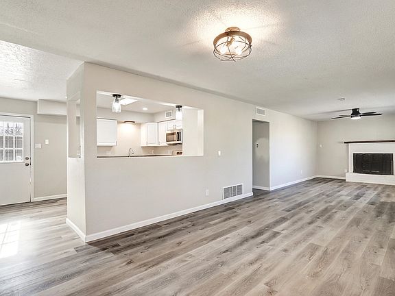 4th image of 14212 Turner Pl NE