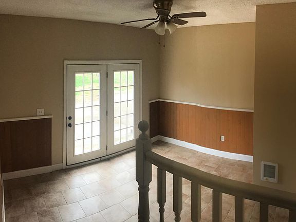 3rd image of 732 Welsey Dr