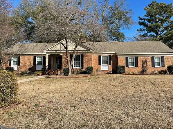 325 Northview Dr, Fayetteville, NC 28303