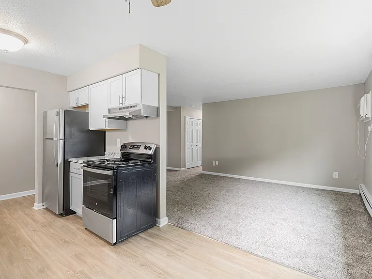 Hillcrest Club Apartments — Photo 85