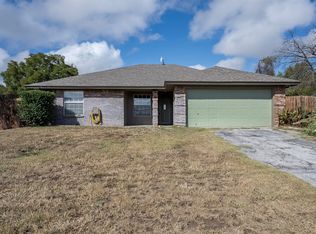 9121 S Fm 730, Azle, TX 76020