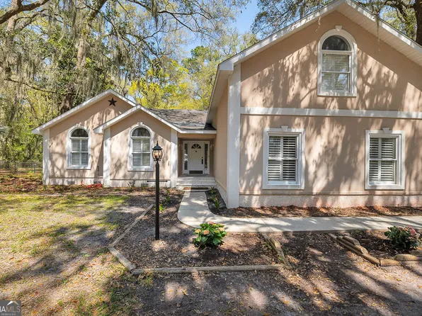 1174 W Shore Dr, Brunswick, GA 31523