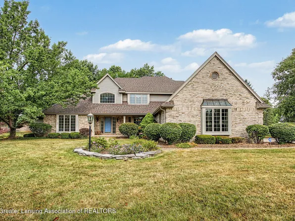 682 Parkview Cir, Saint Johns, MI 48879
