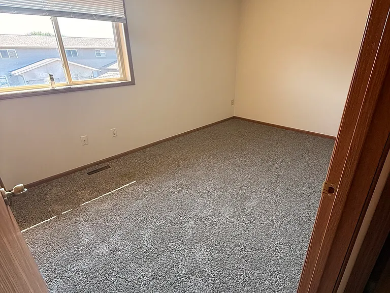 3205 Oak Knoll Dr #2 — Photo 16