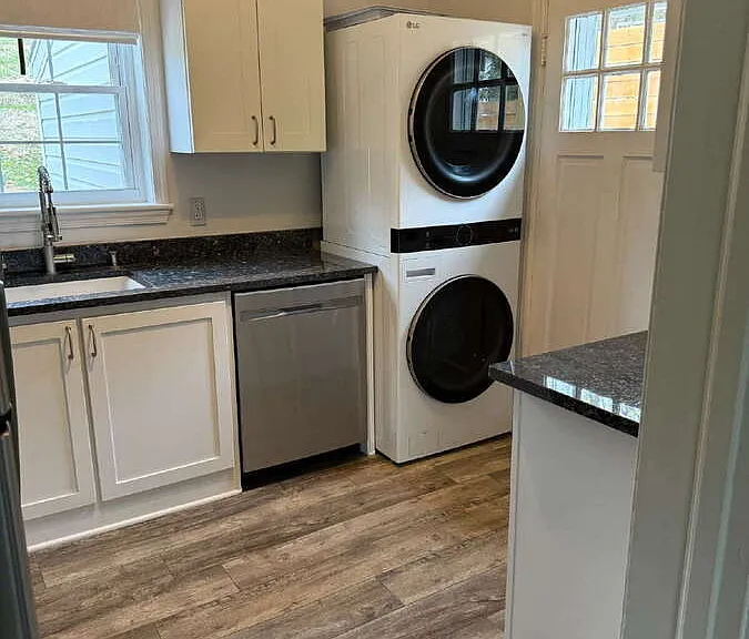 1234 Kerns Ave SW — Photo 2