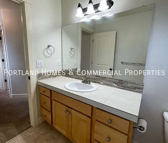 8814 N Curtis Ave — Photo 14