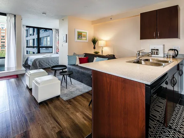 938 Smithe St #1513, Vancouver, BC V6Z 3H8