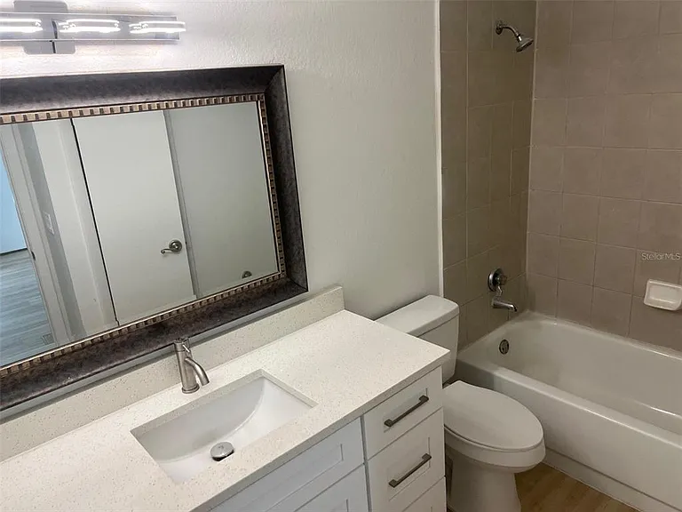 11562 Westwood Blvd #918 — Photo 7